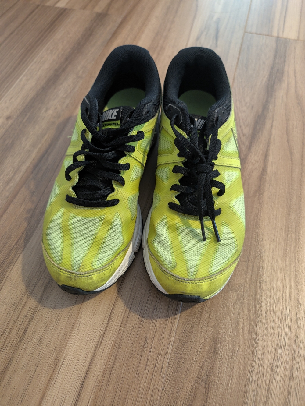 Nike | Air Max Run Lite - Size 6.5Y